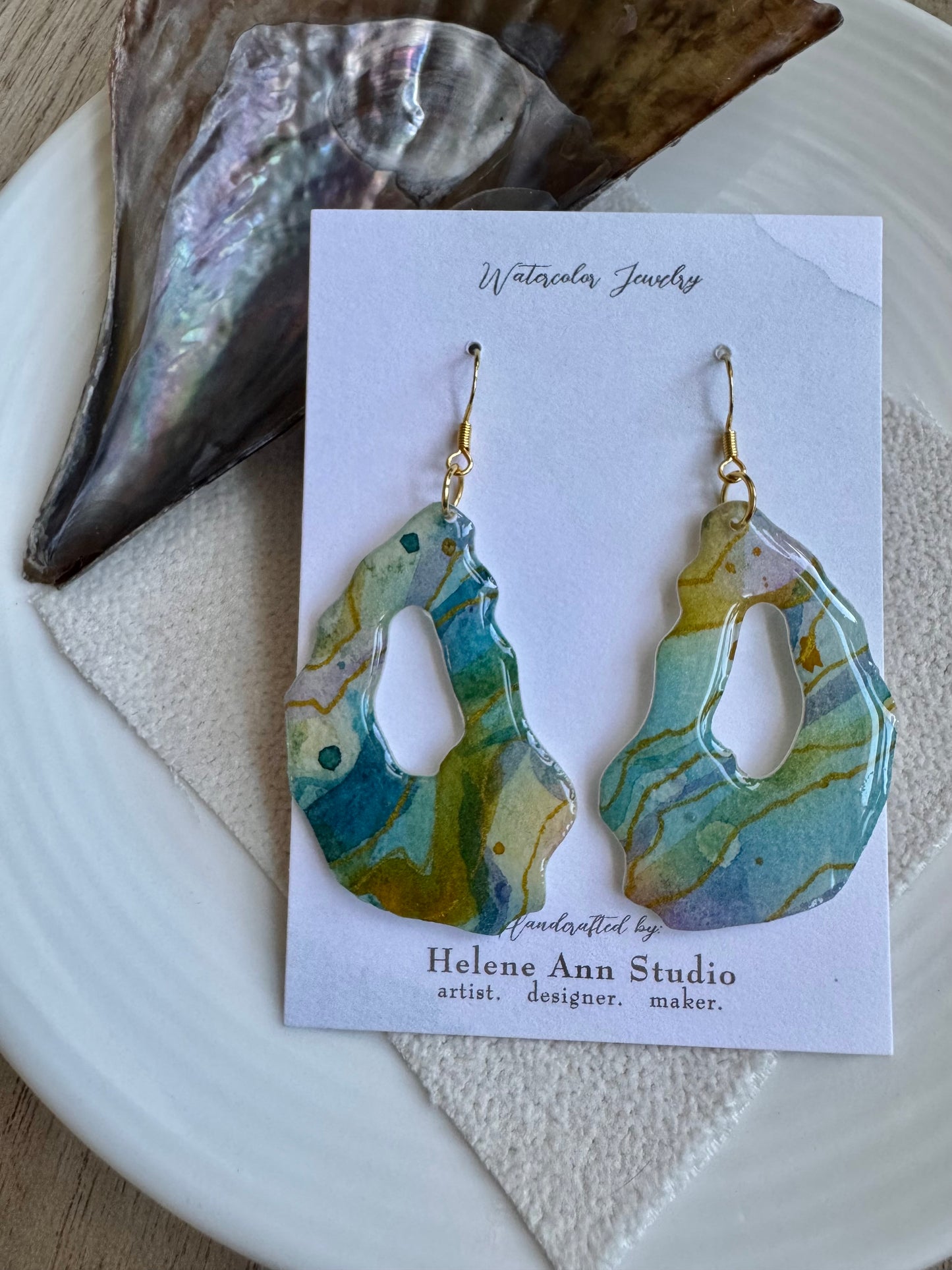 Blue Iridescence Collection: Oyster Shells Donuts