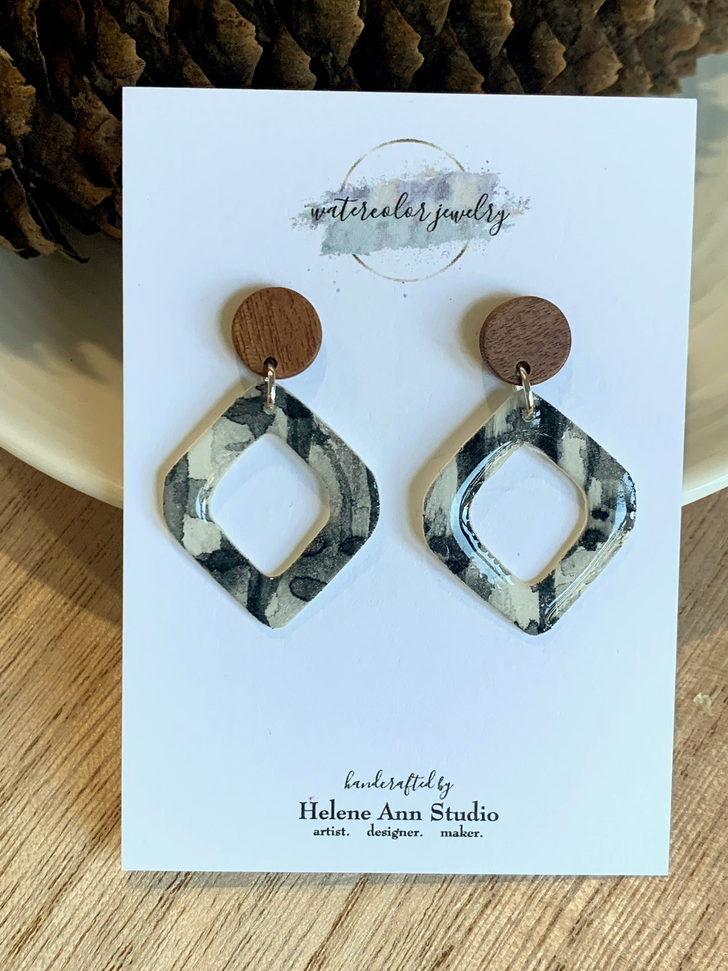 Folklore Collection: Small Diamonds