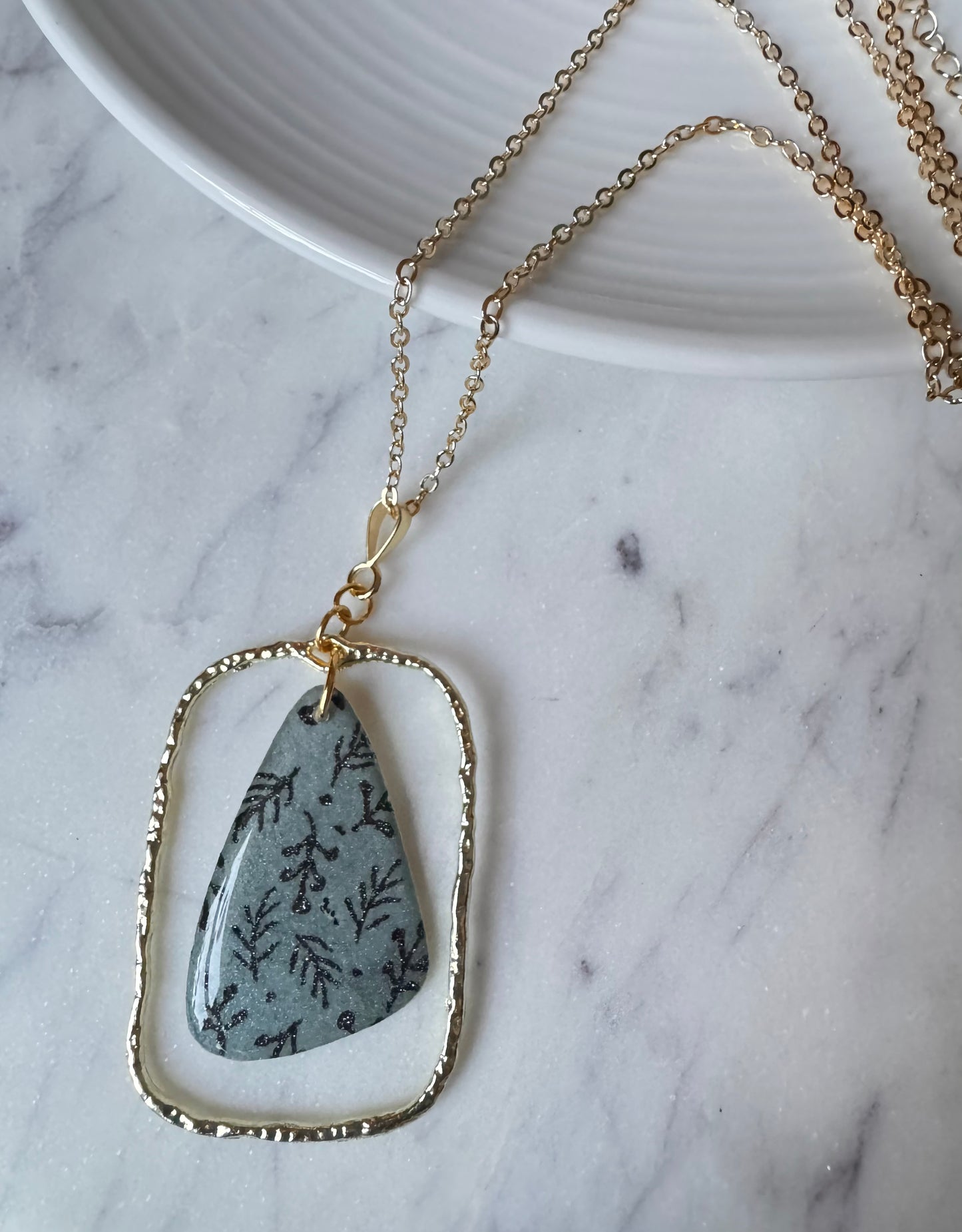 Gold Pendant Necklace
