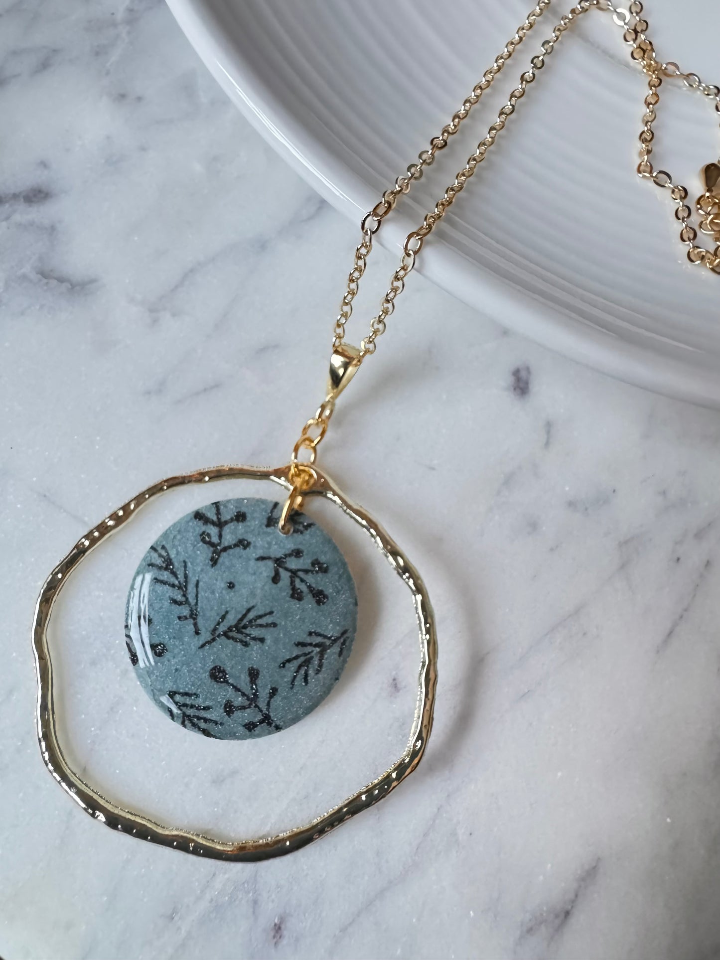 Gold Pendant Necklace