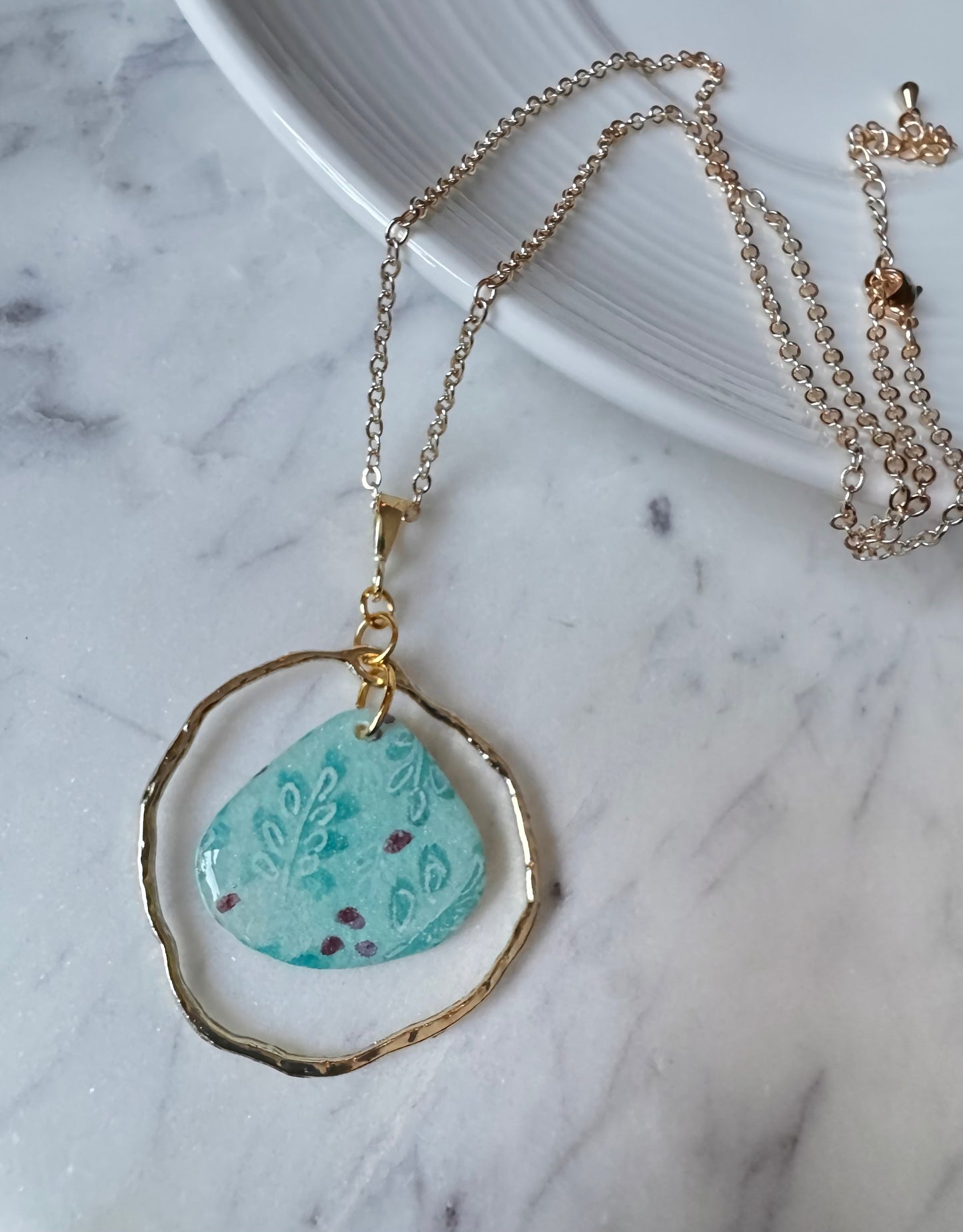 Gold Pendant Necklace
